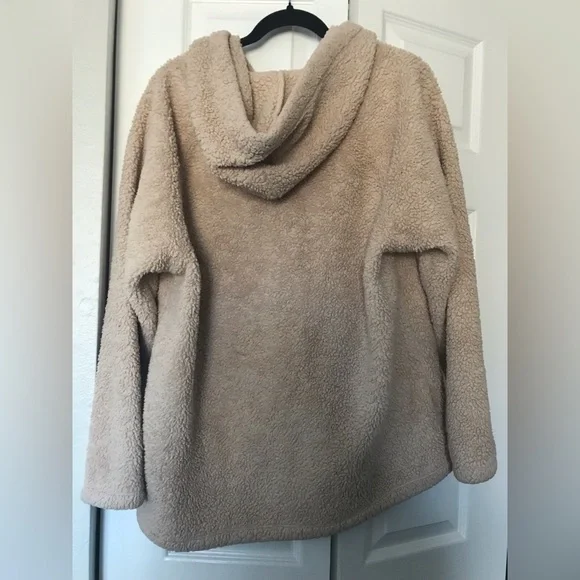 Victorias Secret PINK tan Sherpa hooded - Picture 2 of 3